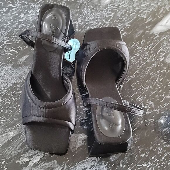 BRAND NEW ARDENE COMFORT FOAM BLOCK HEEL SANDAL - Picture 5 of 14